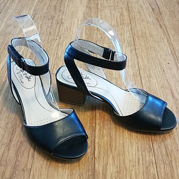 lifestride rosetta sandal
